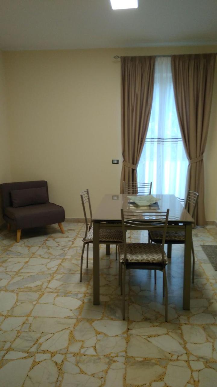 Via Ziino 70 Appartement Oliveri Buitenkant foto